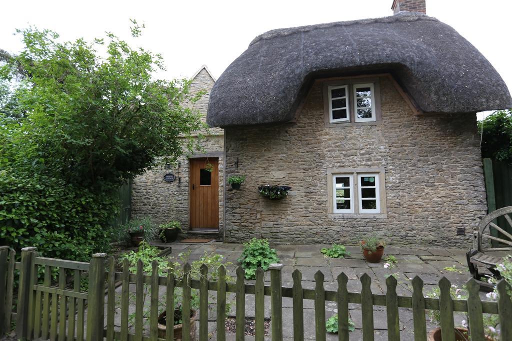 Thatch Cottage Lacock Eksteriør bilde